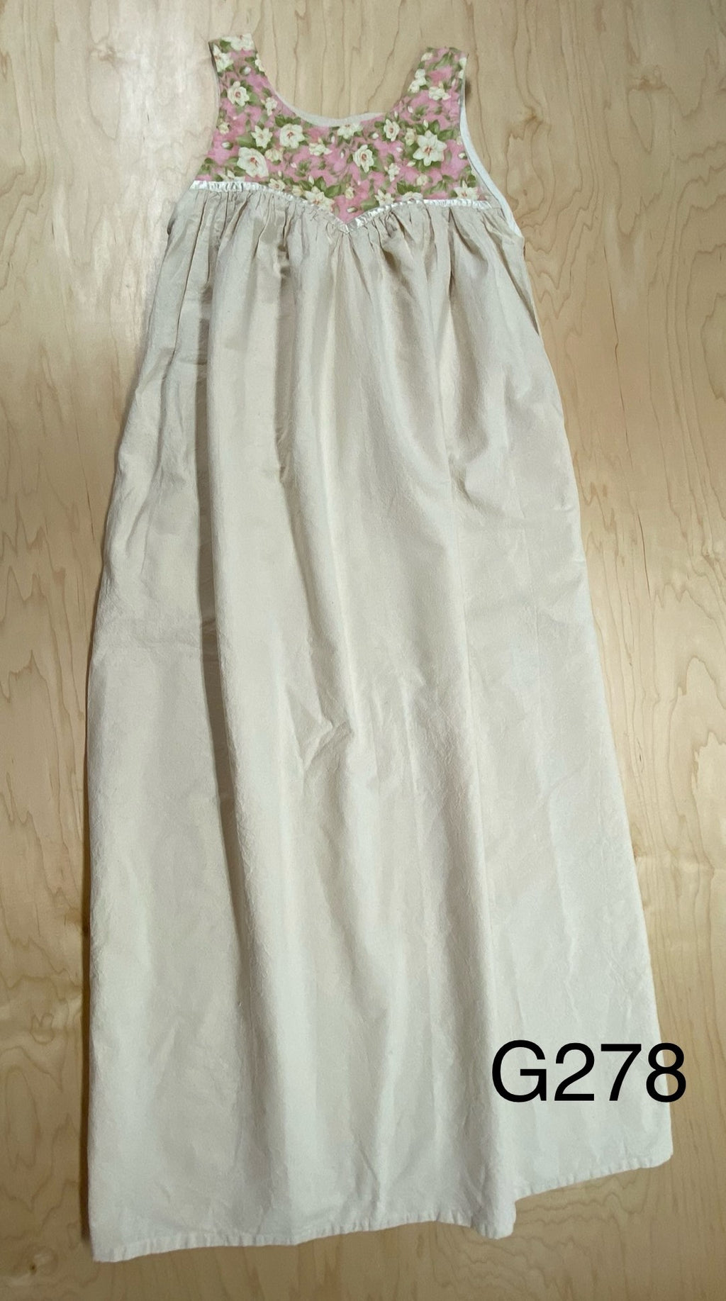 2nd G278  COTTON GOWN, SLEEVELESS, SIZE SMALL